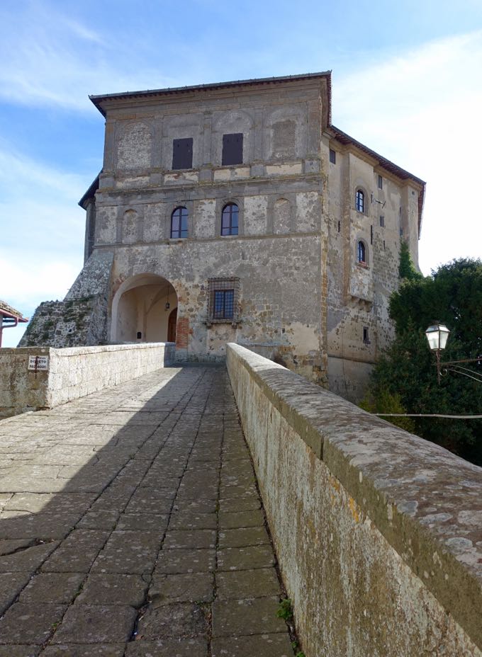 Rocca Farnese, Capodimonte