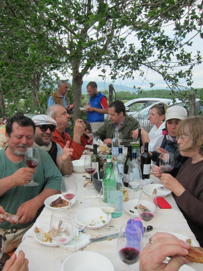 Table in Umbria Elizabeth Minchilli 