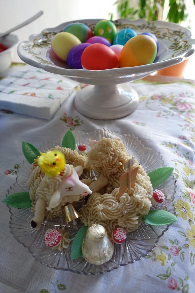 Easter Elizabeth Minchilli