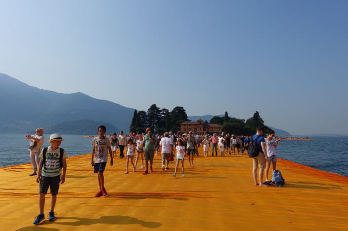 Floating Piers Elizabeth Minchilli -