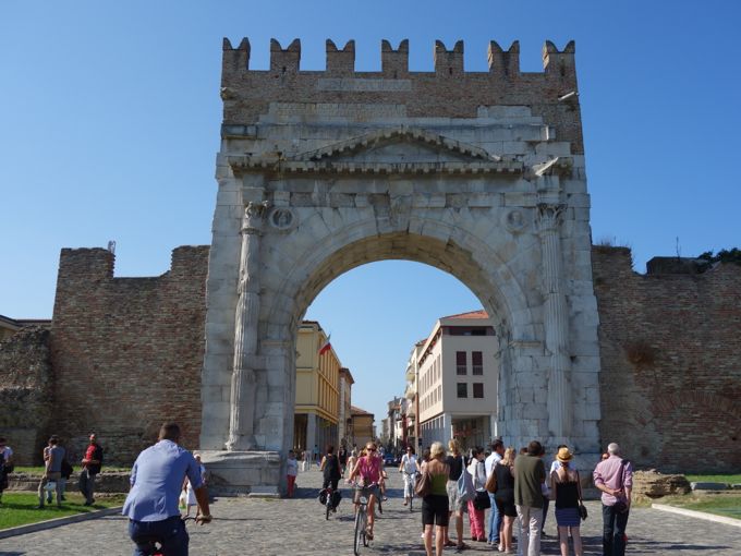 The Arch of Augustus, Rimini, https://www.elizabethminchilli.com/